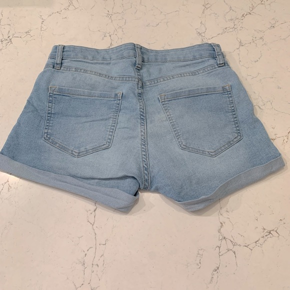 3 Pairs of H&M Shorts - Picture 6 of 8